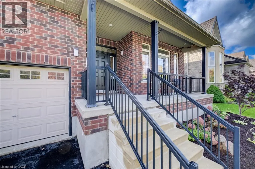 102 SCHWEITZER Crescent