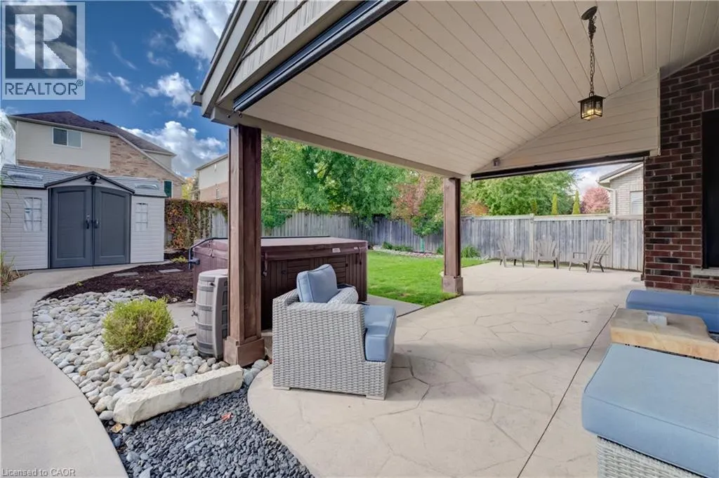 102 SCHWEITZER Crescent
