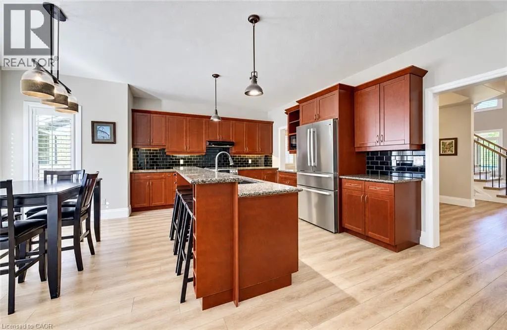 102 SCHWEITZER Crescent
