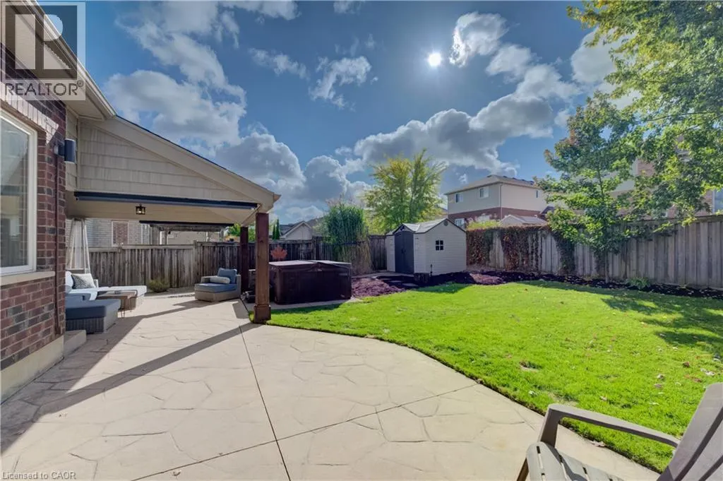 102 SCHWEITZER Crescent