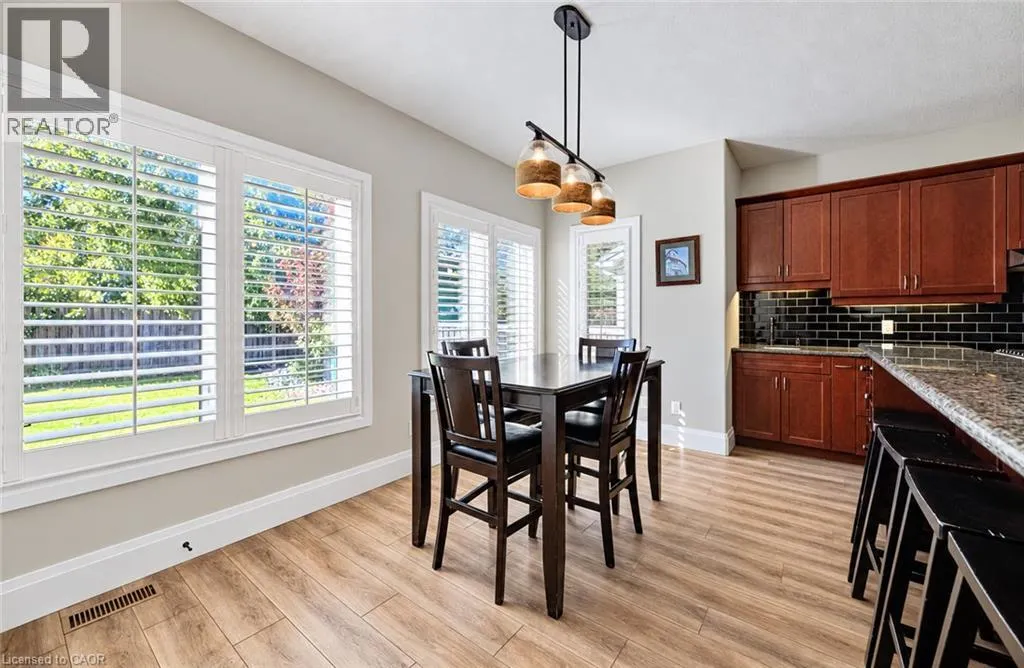 102 SCHWEITZER Crescent