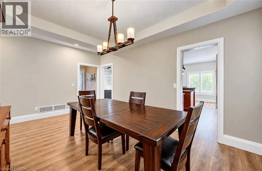 102 SCHWEITZER Crescent
