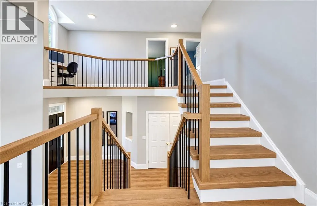 102 SCHWEITZER Crescent