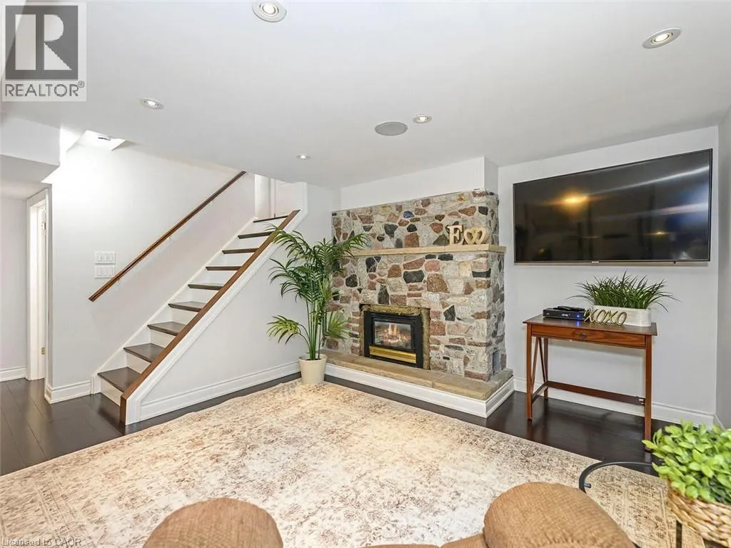 74 MAIDEN Lane