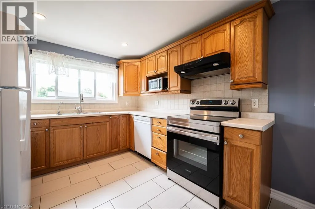 66 BELWOOD Crescent