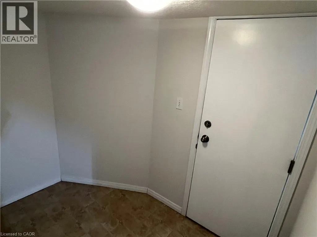 14 IRON GATE Street Unit# LOWER #LOWER