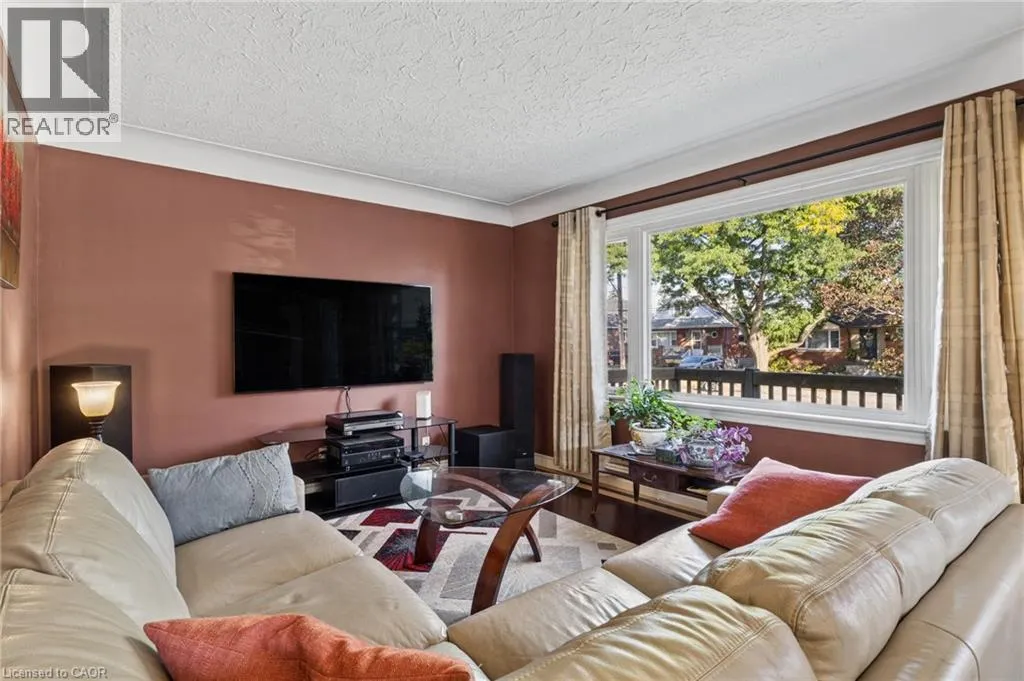 366 EAST 17TH Street