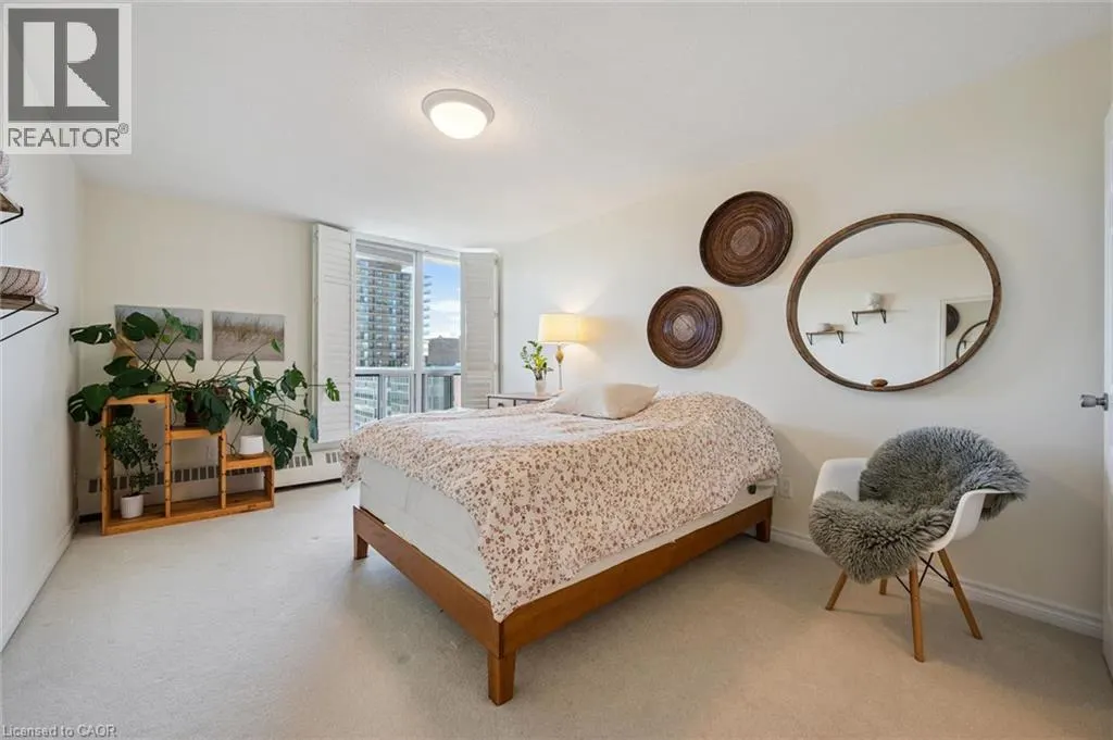 65 WESTMOUNT Road N Unit# 910 #910