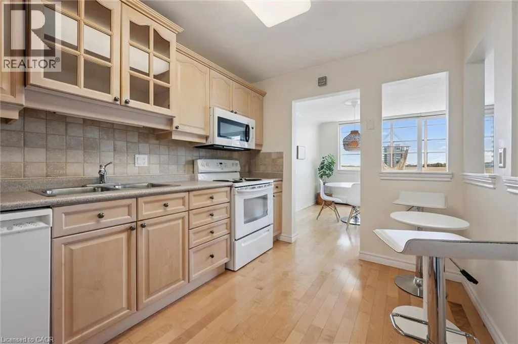 65 WESTMOUNT Road N Unit# 910 #910