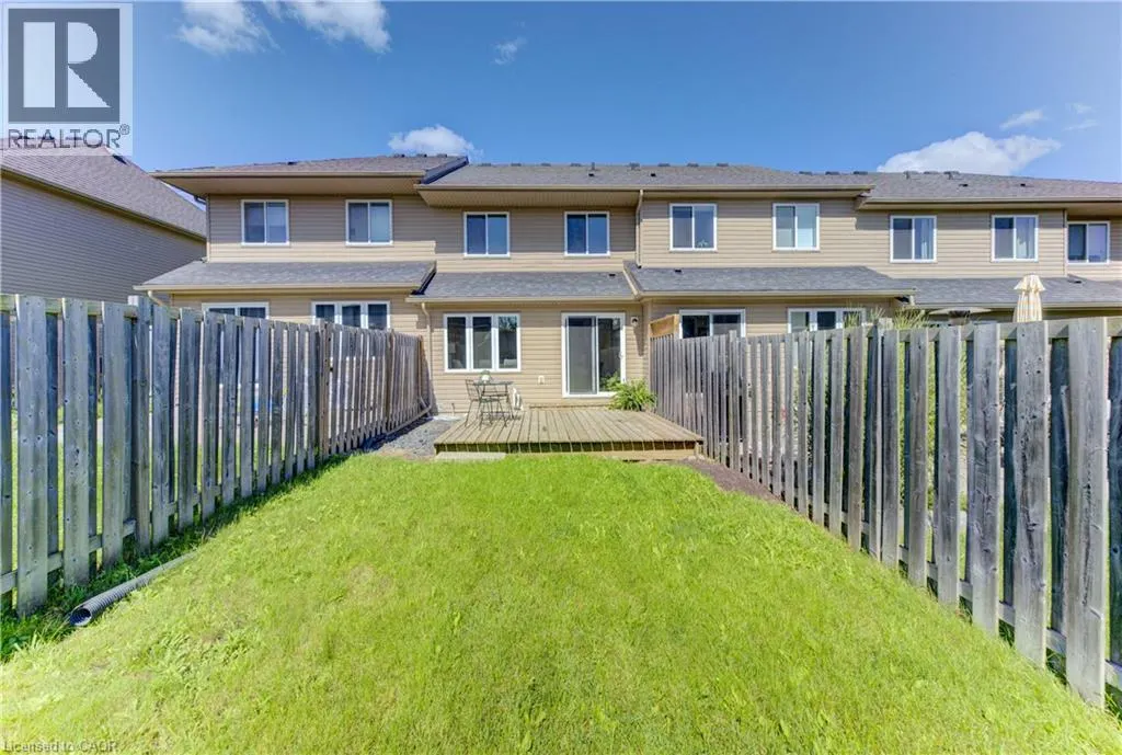 975 ZELLER Crescent
