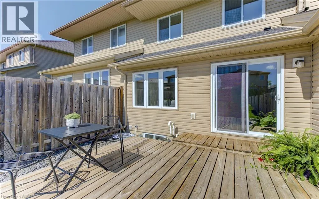 975 ZELLER Crescent