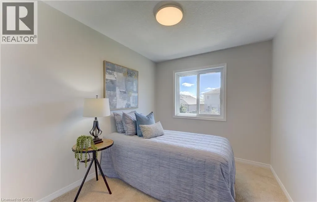 975 ZELLER Crescent