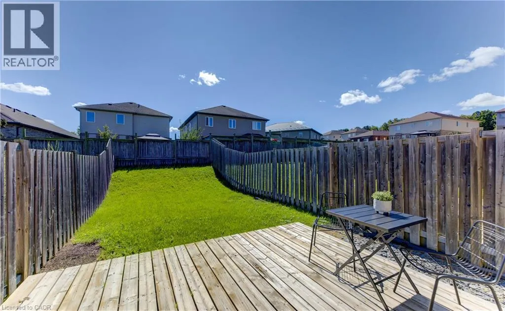 975 ZELLER Crescent