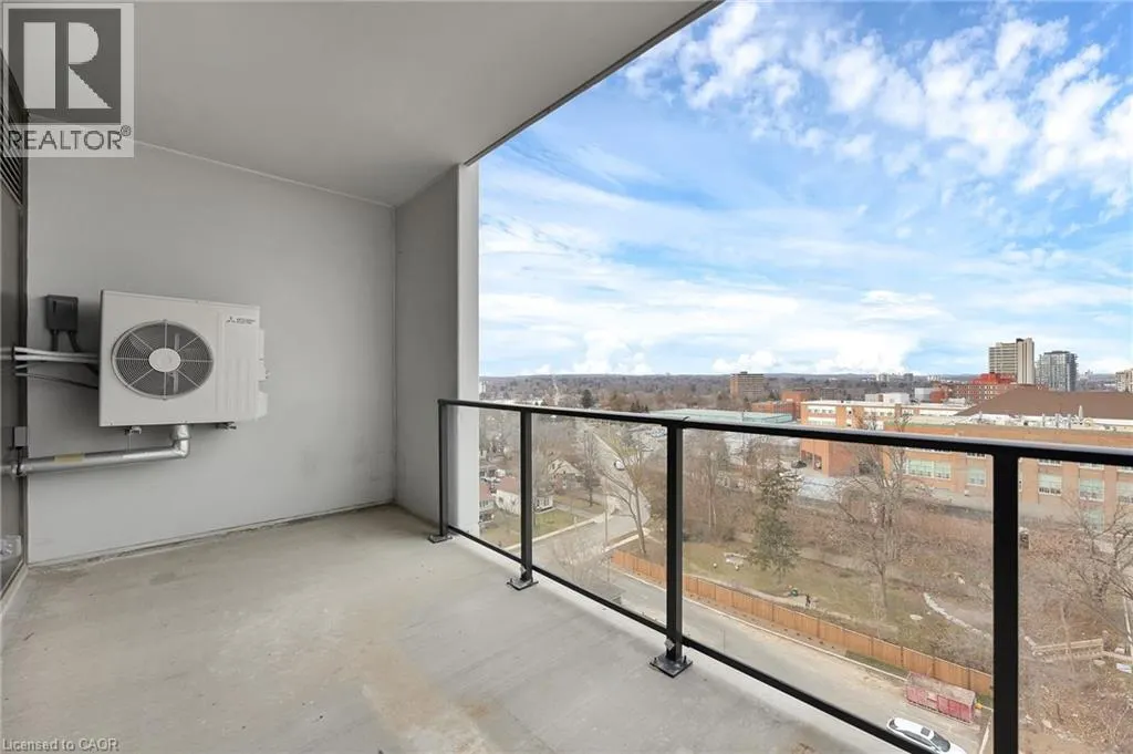 741 KING Street W Unit# 813 #813