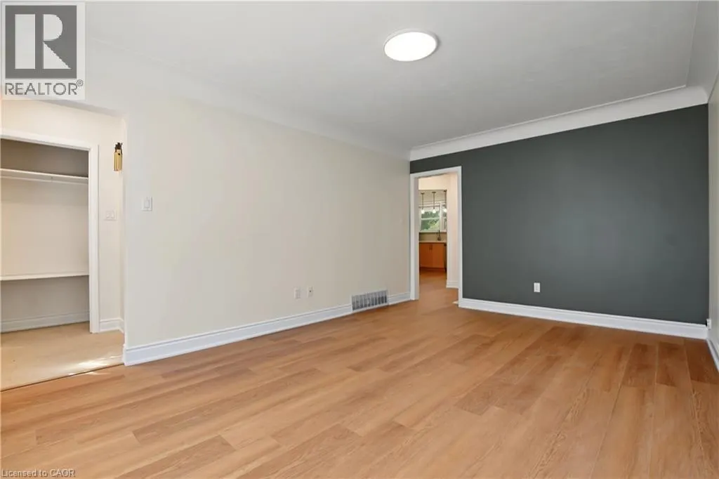 143 ELGIN Crescent