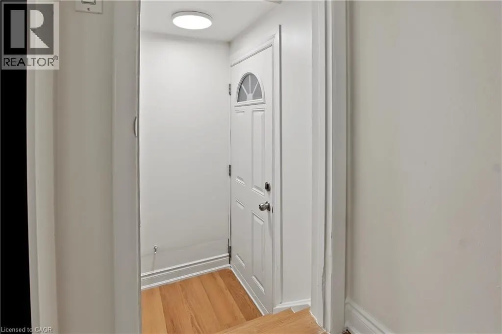143 ELGIN Crescent