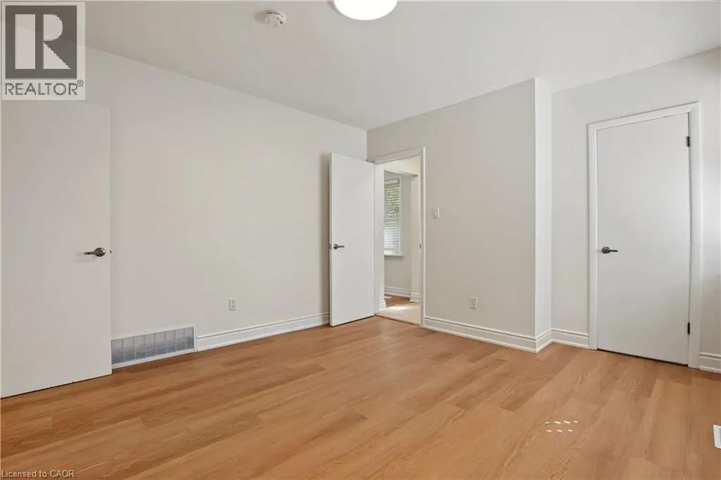 143 ELGIN Crescent