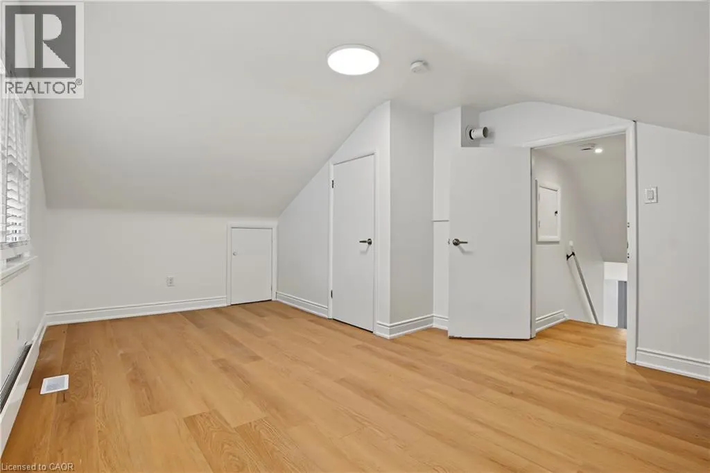 143 ELGIN Crescent