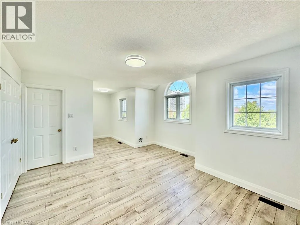 56 LENA Crescent