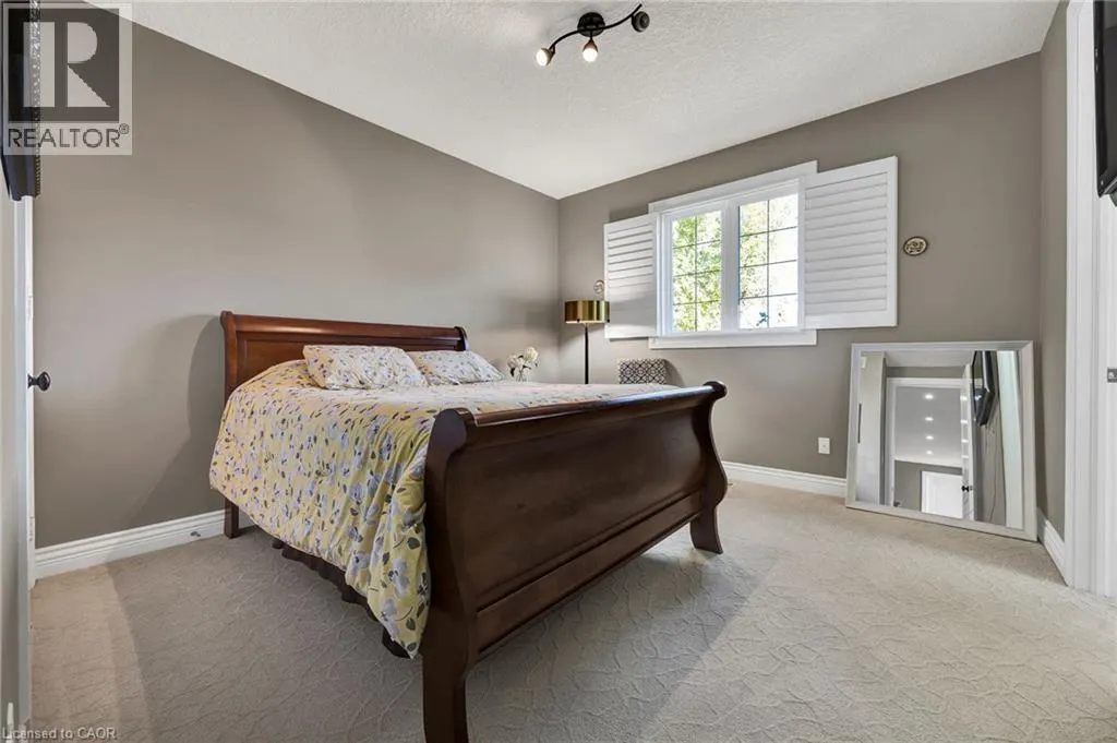 315 RIDEAU RIVER Place