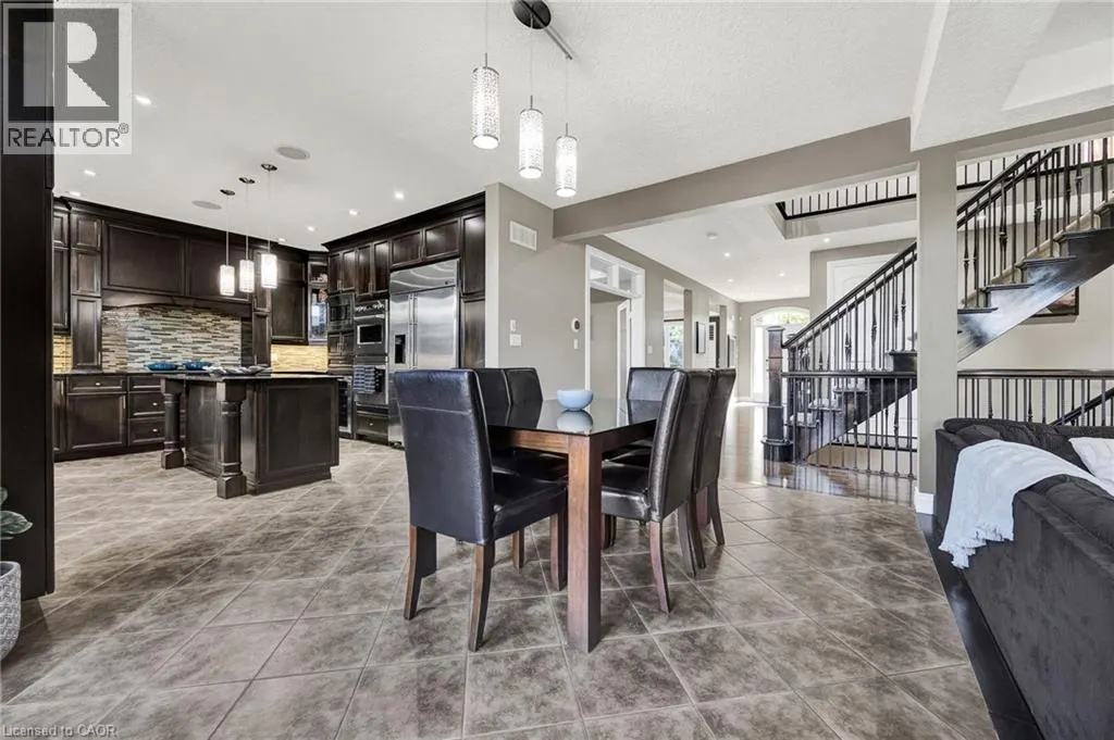 315 RIDEAU RIVER Place
