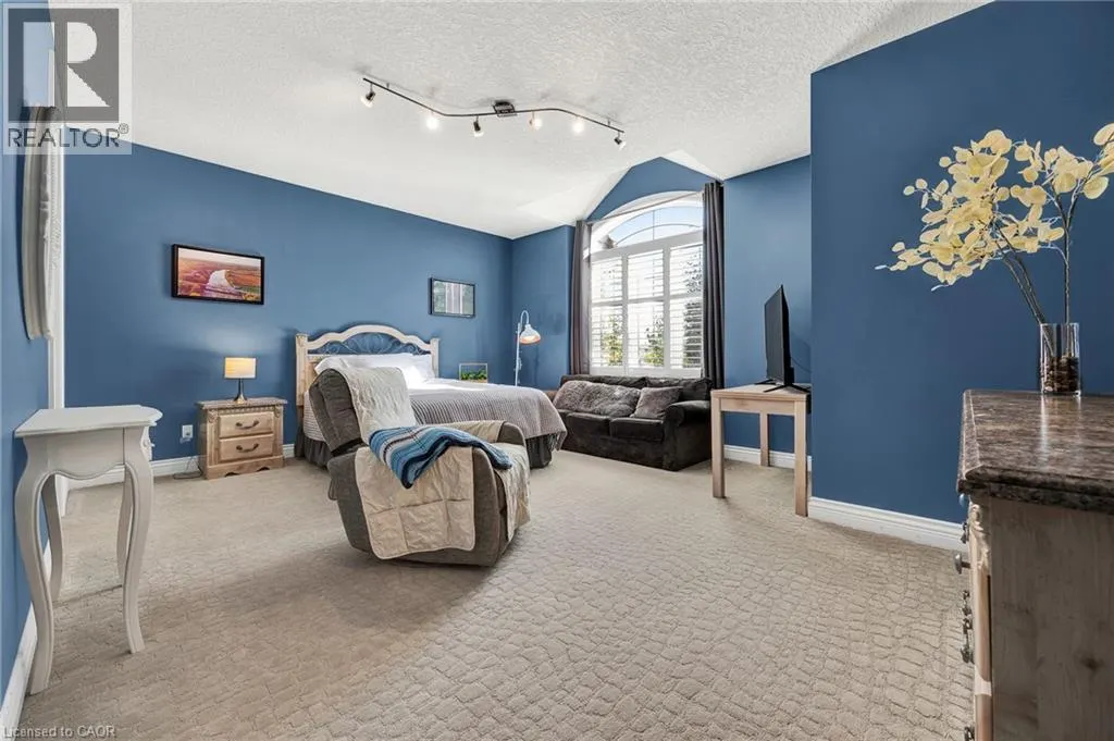315 RIDEAU RIVER Place