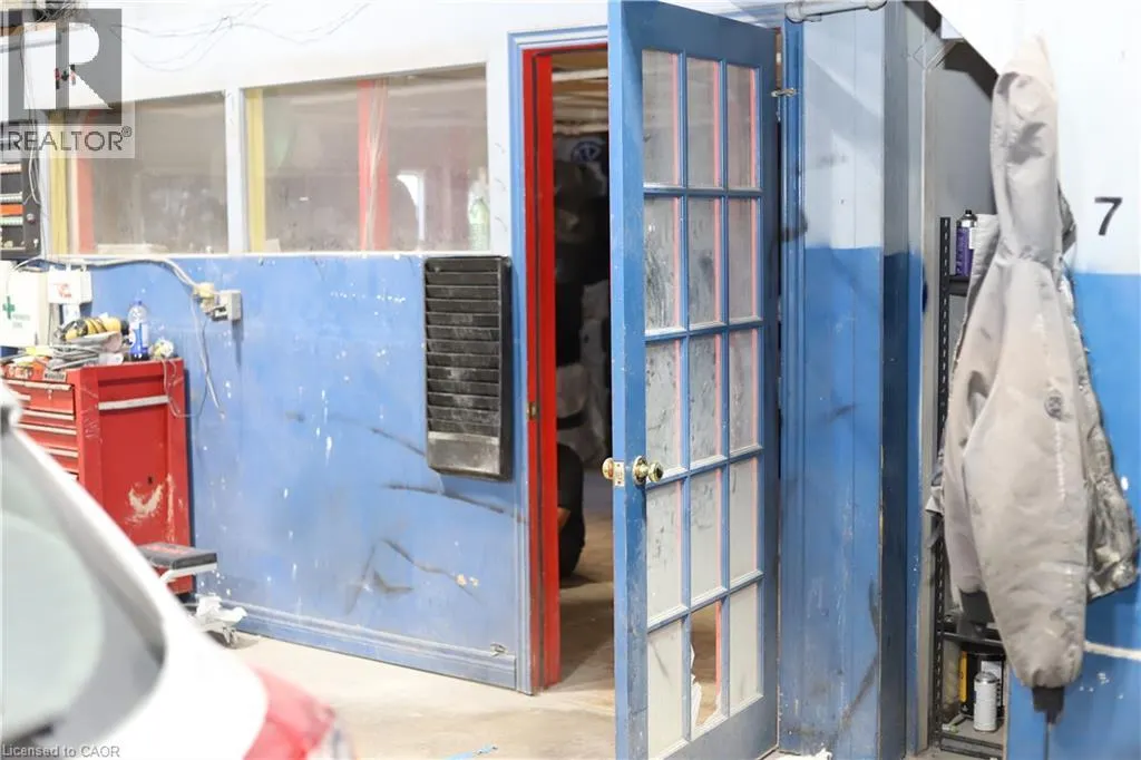 550 INDUSTRIAL Road Unit# 6 #6