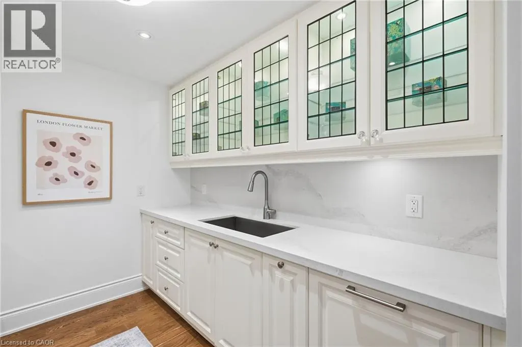 3500 LAKESHORE Road W Unit# 711 #711