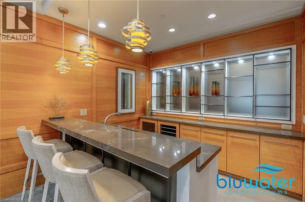 3500 LAKESHORE Road W Unit# 711 #711