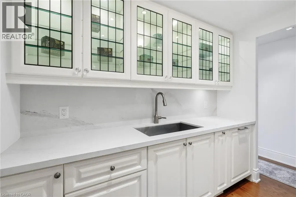 3500 LAKESHORE Road W Unit# 711 #711