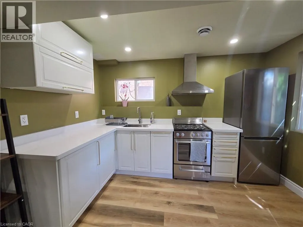 709 WINDFLOWER Crescent