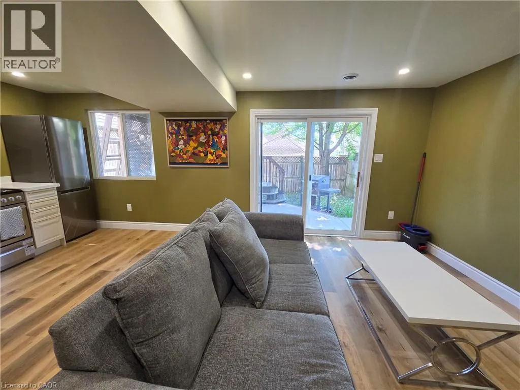 709 WINDFLOWER Crescent