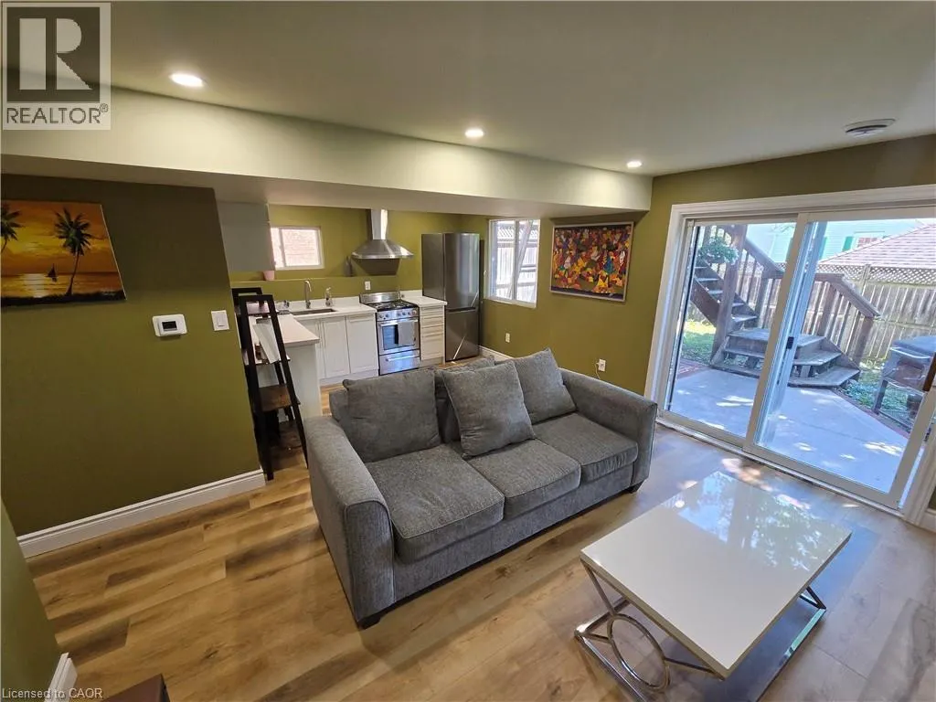 709 WINDFLOWER Crescent