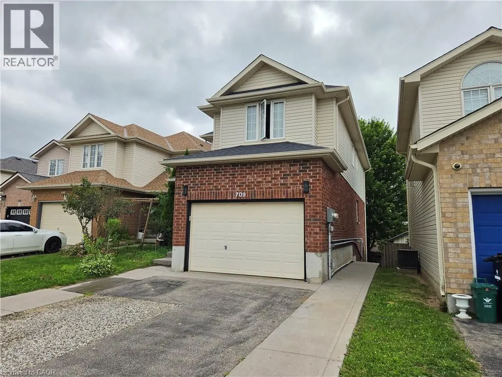 709 WINDFLOWER Crescent