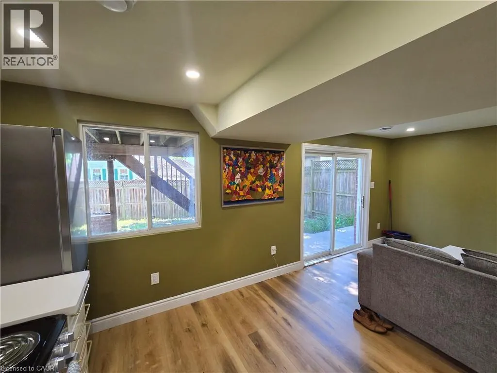 709 WINDFLOWER Crescent