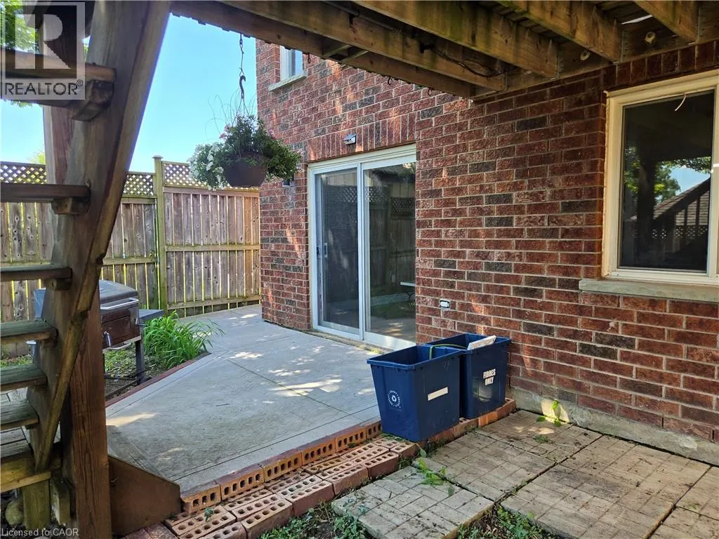 709 WINDFLOWER Crescent