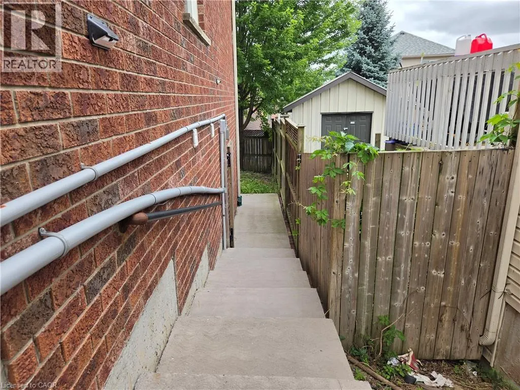 709 WINDFLOWER Crescent