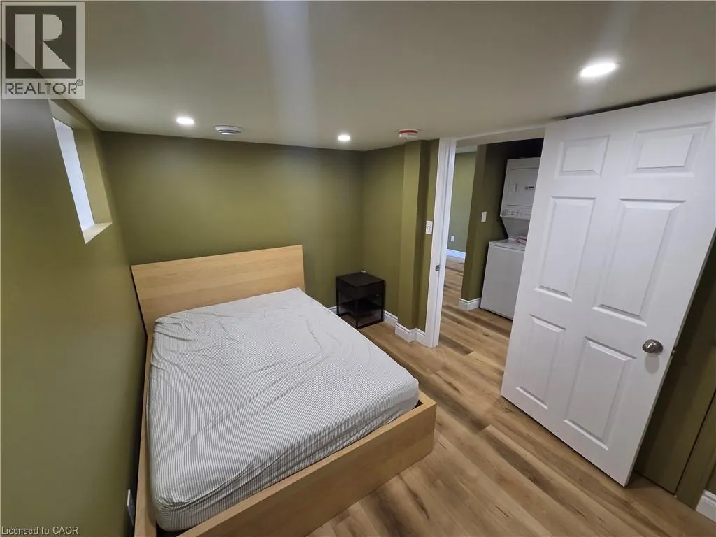 709 WINDFLOWER Crescent
