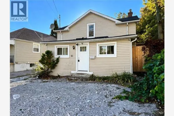 65 QUEEN Street N