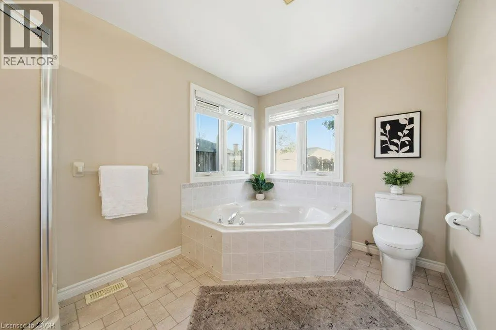 587 SANDBANKS Crescent