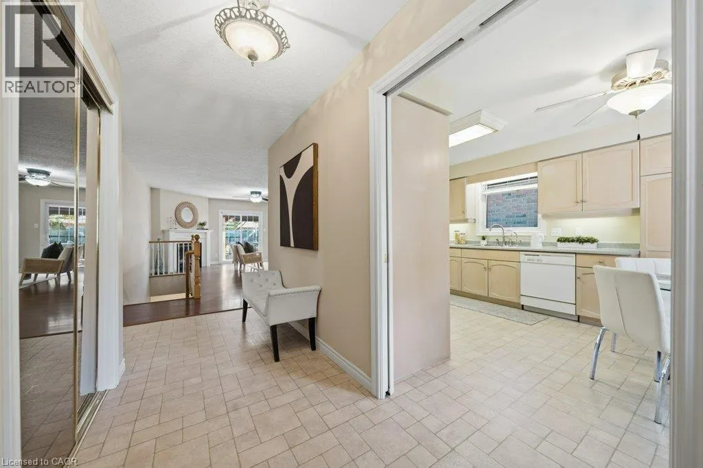 587 SANDBANKS Crescent