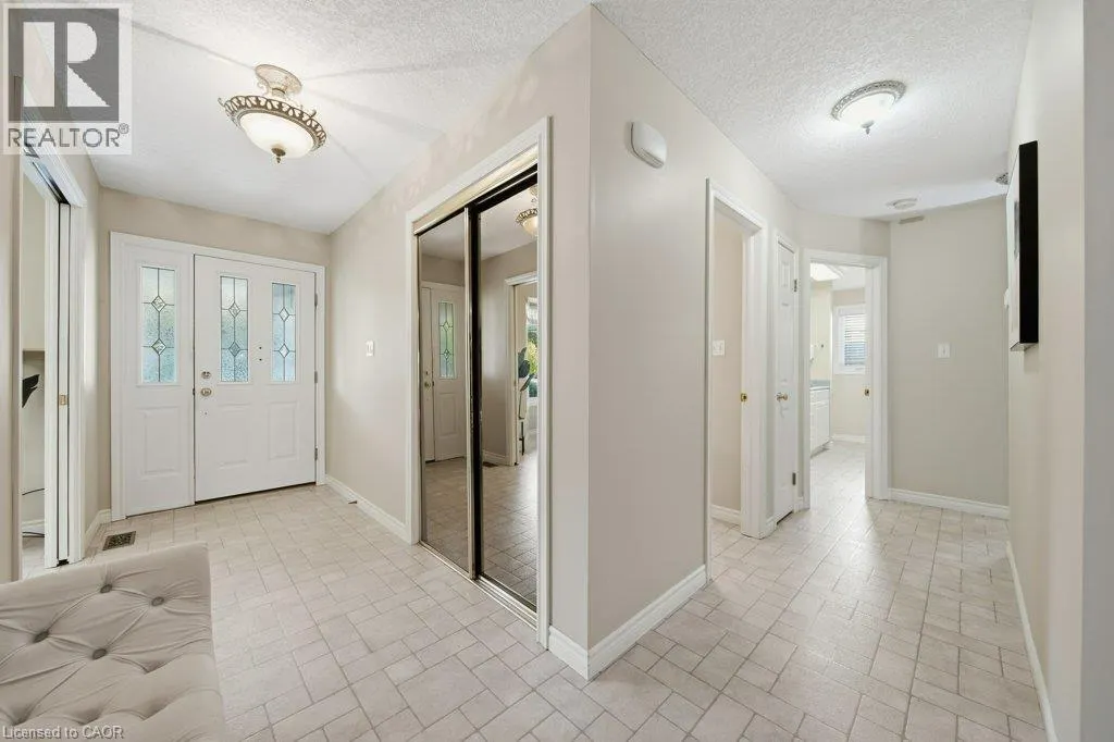 587 SANDBANKS Crescent