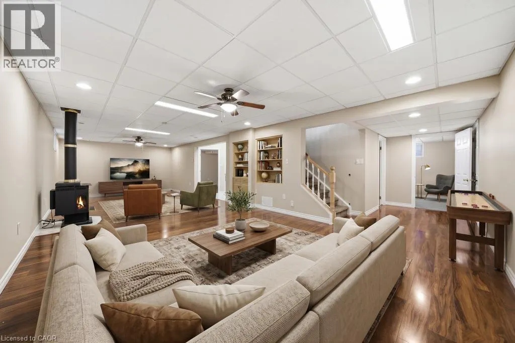 587 SANDBANKS Crescent