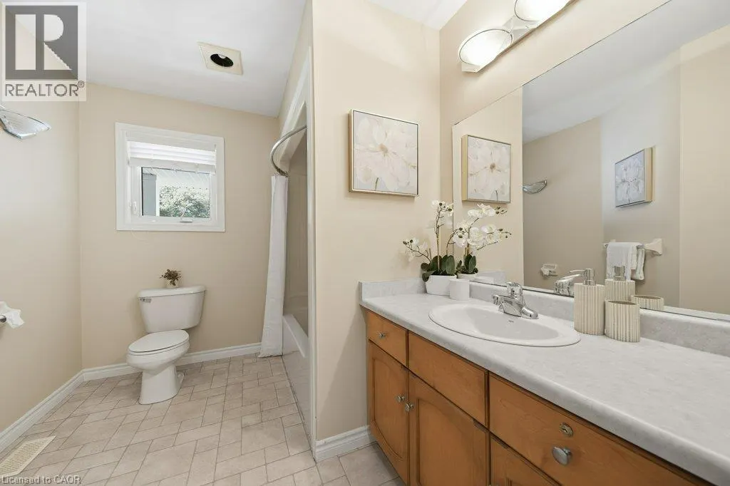 587 SANDBANKS Crescent