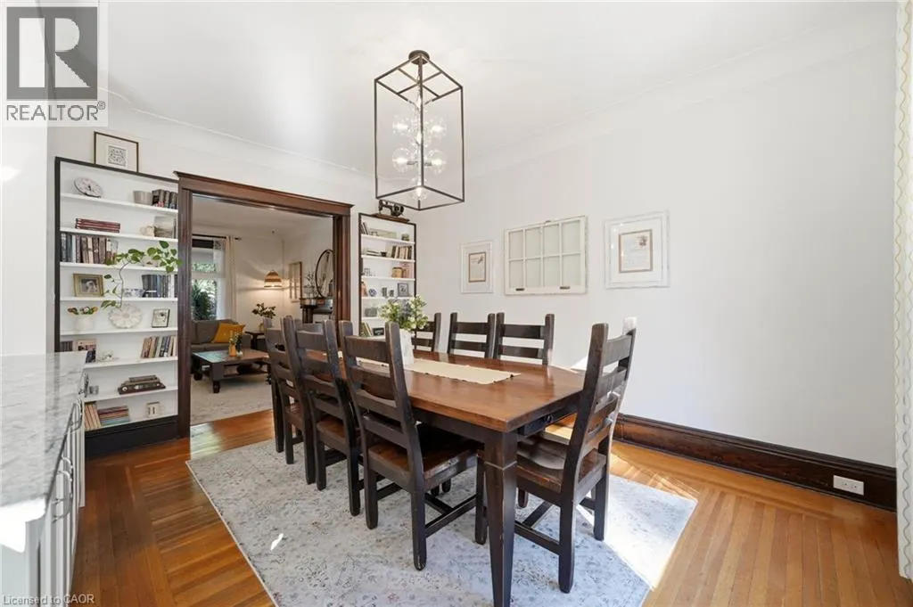 35 FAIRLEIGH Avenue S