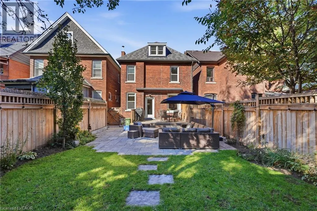 35 FAIRLEIGH Avenue S