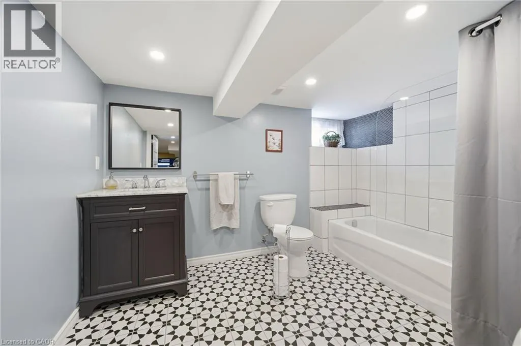 35 FAIRLEIGH Avenue S