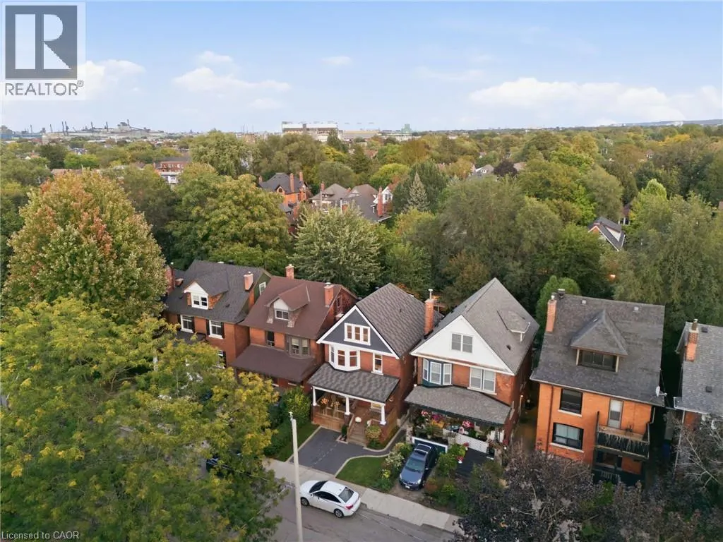 35 FAIRLEIGH Avenue S