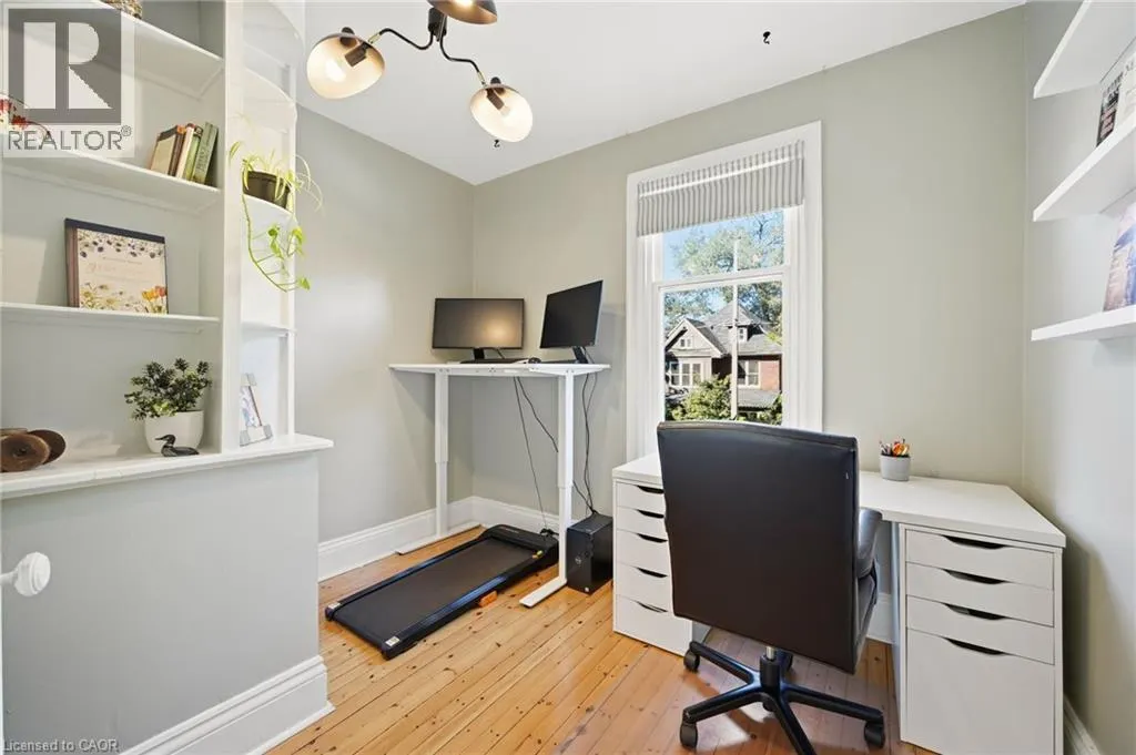 35 FAIRLEIGH Avenue S