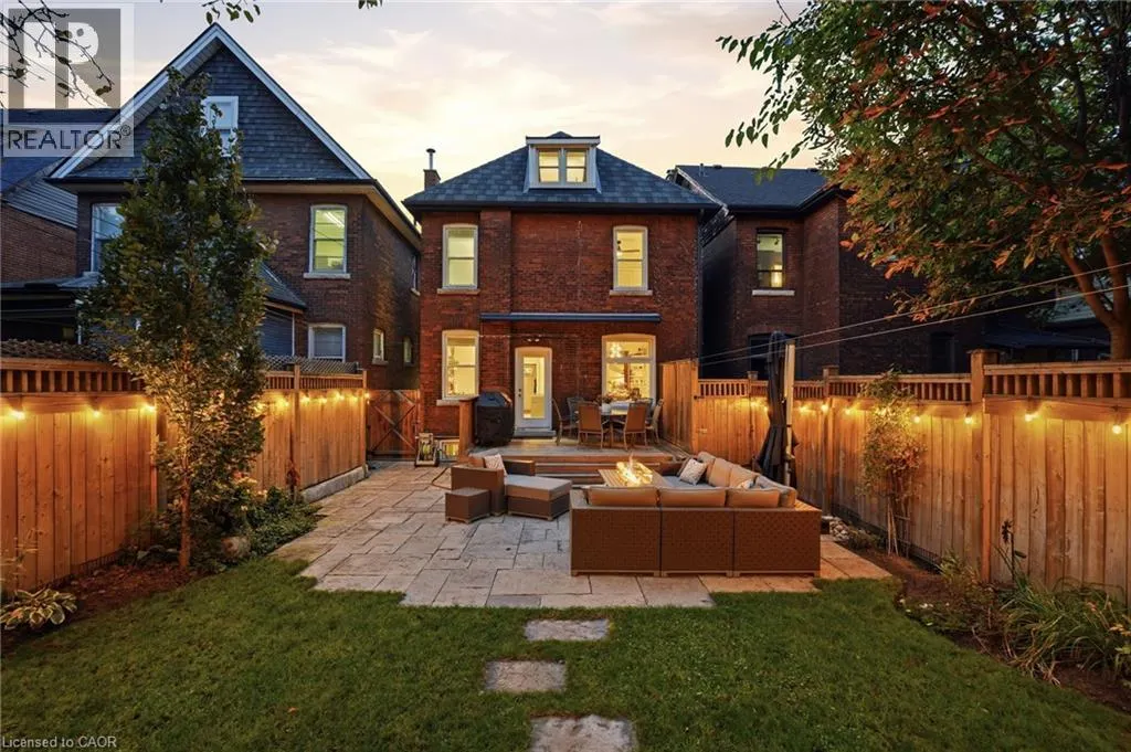 35 FAIRLEIGH Avenue S